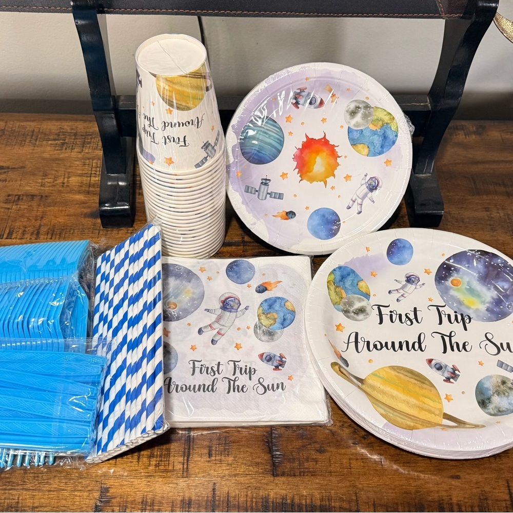 Space Adventure Disposable Tableware Set - Blue
Serves 25